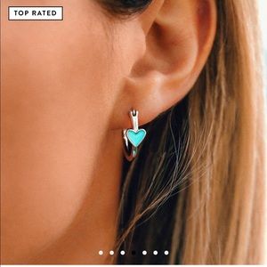 Pura Vida petit heart hoop